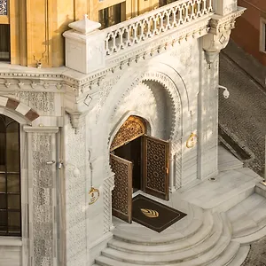 aziyade-hotel.istanbul-turkeyhotels.com/